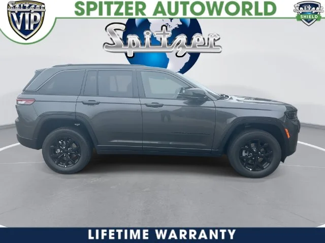 New 2026 Baltic Gray Metallic Clear-Coat Exterior Paint Jeep Laredo Altitude image 11