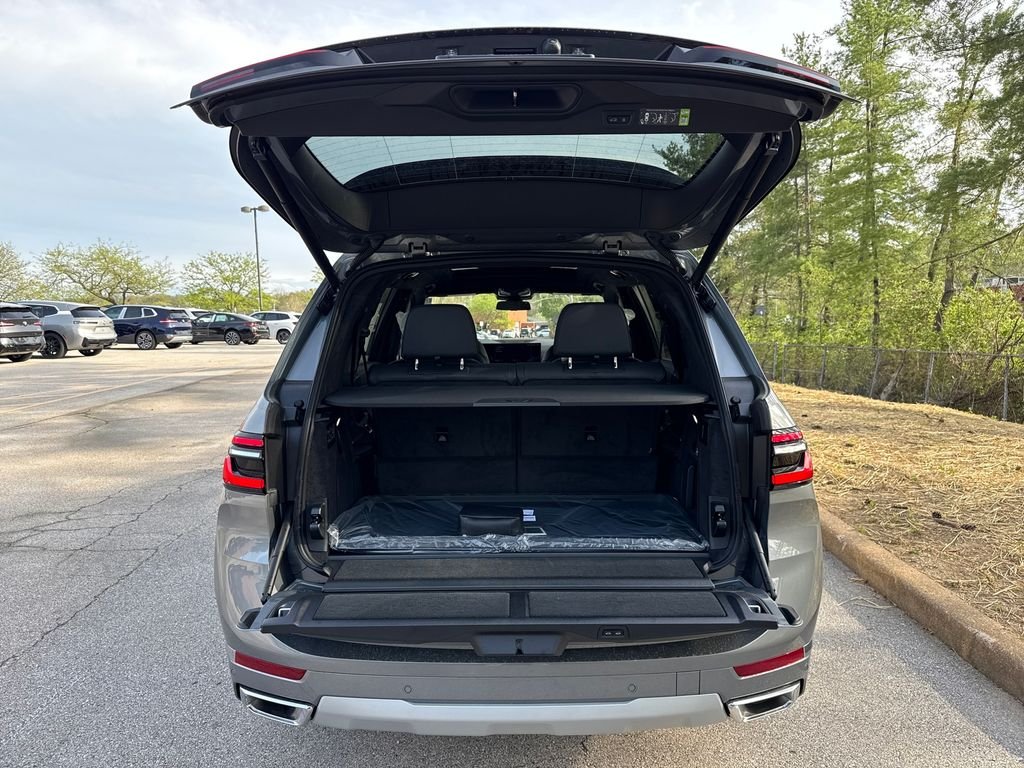 New 2026 Gray BMW xDrive40i image 27