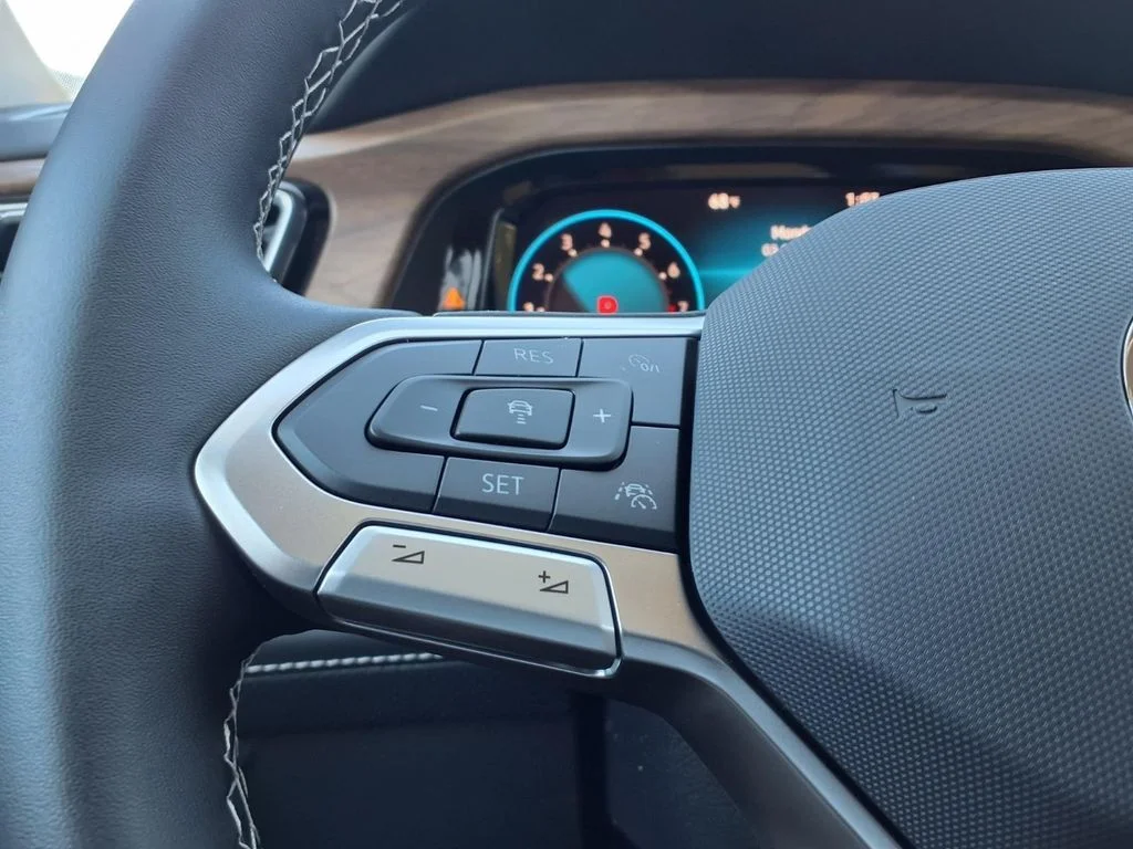 New 2026 Pure Gray Volkswagen 2.0T SE w/Technology image 12
