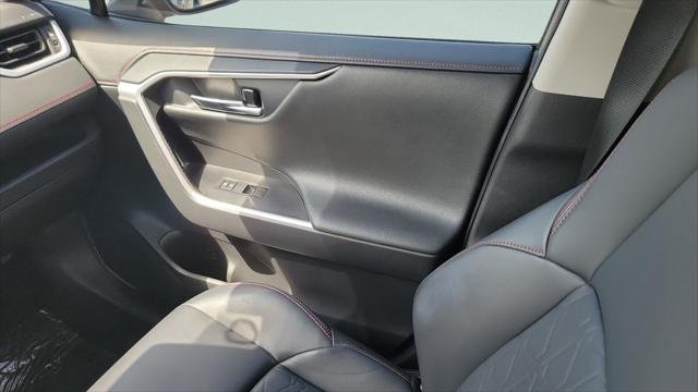 Certified Used 2020 LUNAR ROCK Toyota  image 13