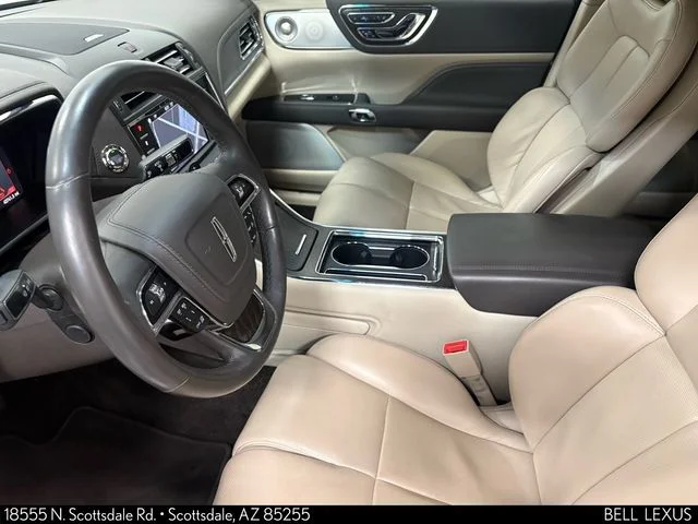 Used 2017 Gold Lincoln Reserve image 12