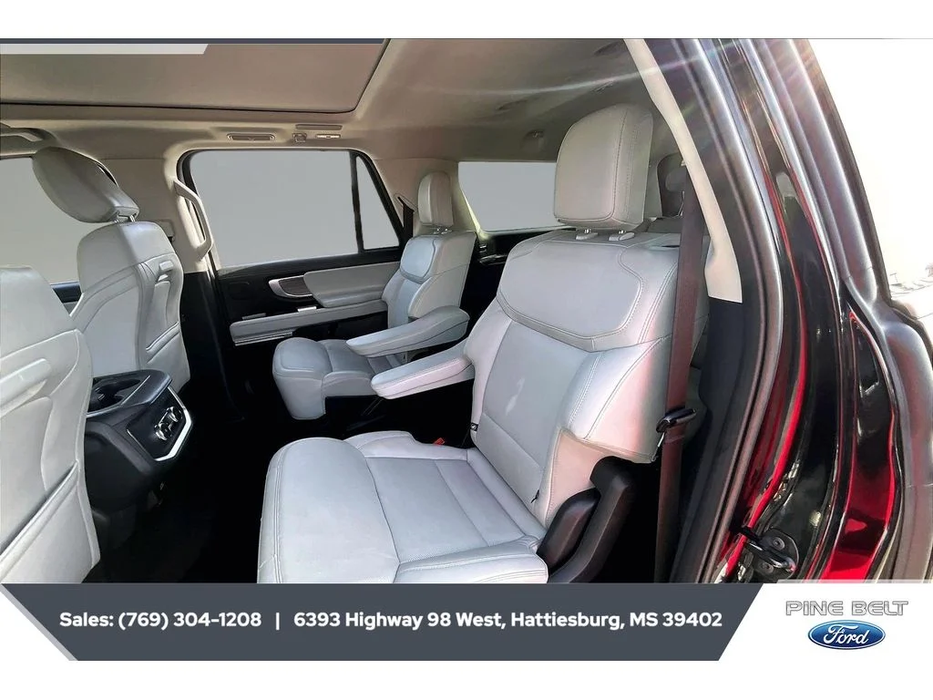 Used 2025 Agate Black Metallic Ford Platinum image 19