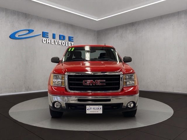 Used 2011 Red GMC SLE image 8