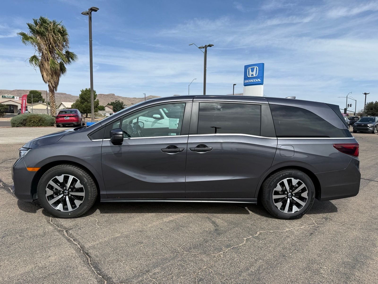 Used 2025 Solar Silver Metallic Honda EX-L image 10
