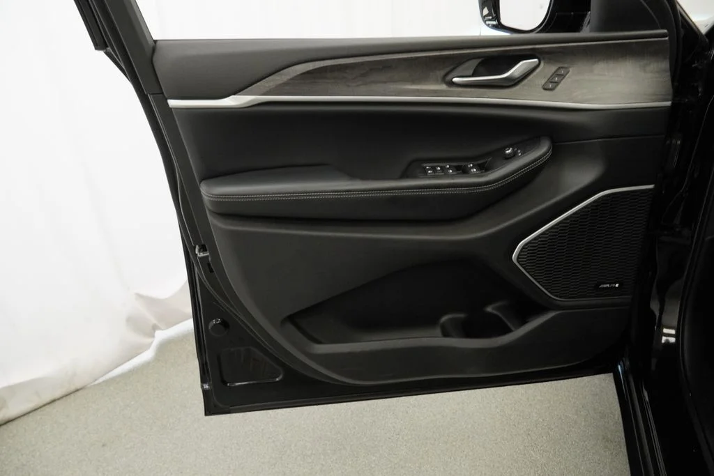 Used 2022 Black Jeep 4xe image 43