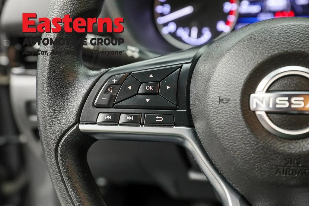 Used 2024 Gray Nissan SV image 15