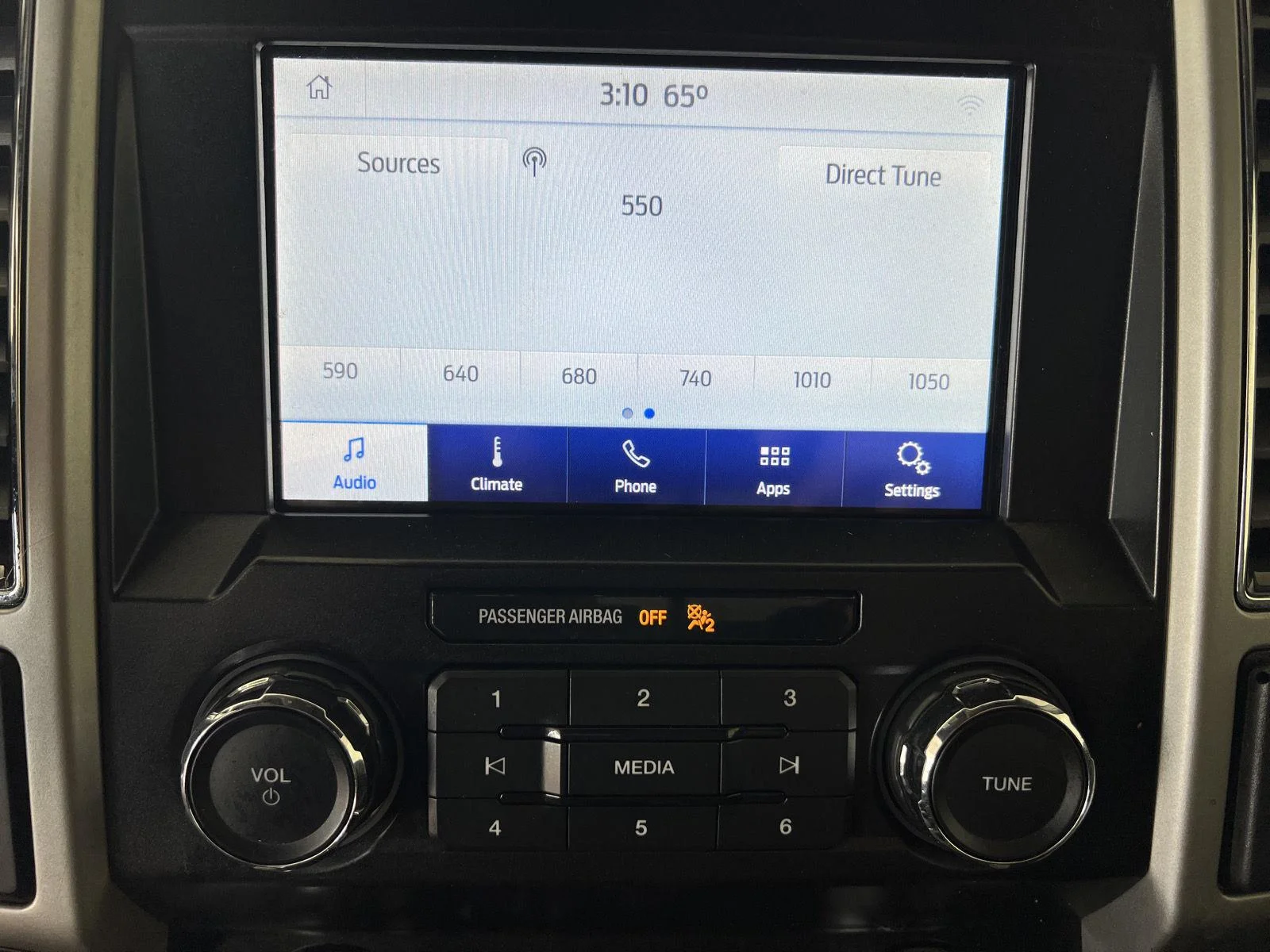 Used 2020  Ford XL image 14