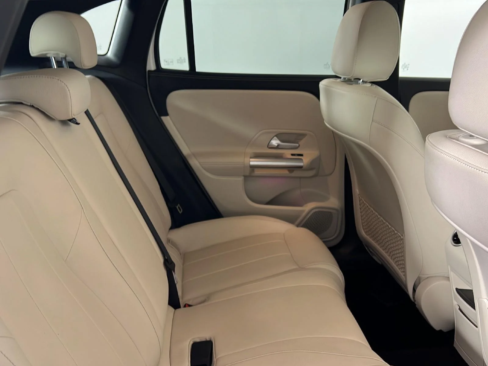 Used 2023 Polar White Mercedes-Benz GLA 250 image 15