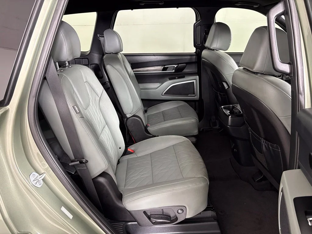 Used 2024 Green Kia EX X-Line image 43