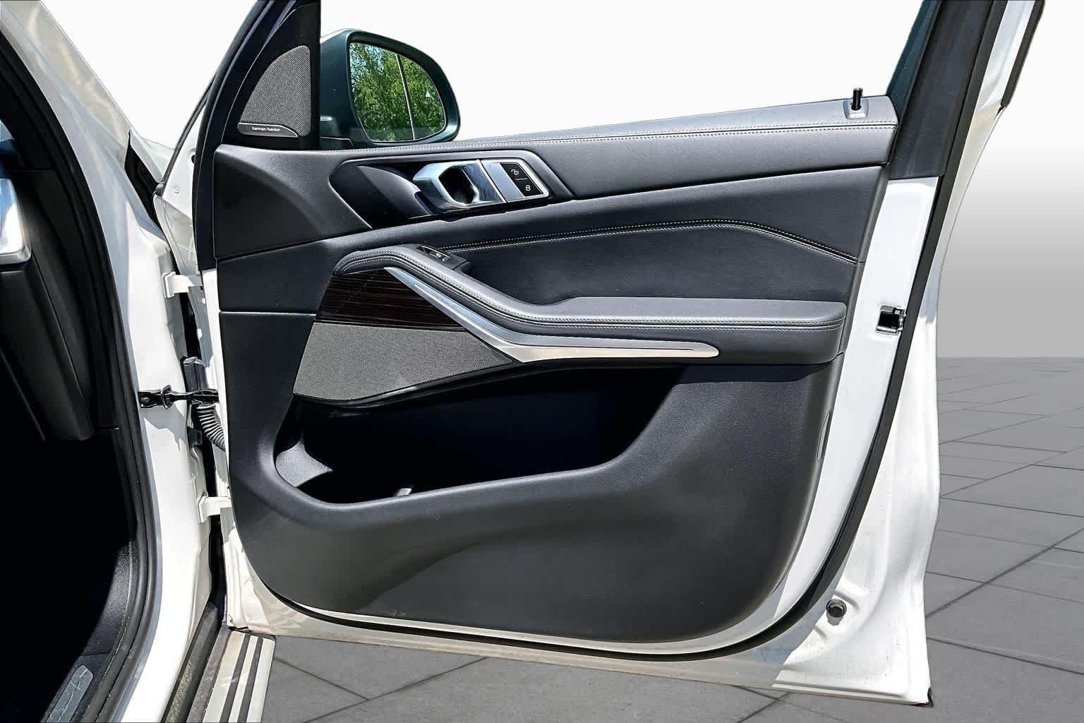 Used 2026 Alpine White BMW xDrive40i image 23