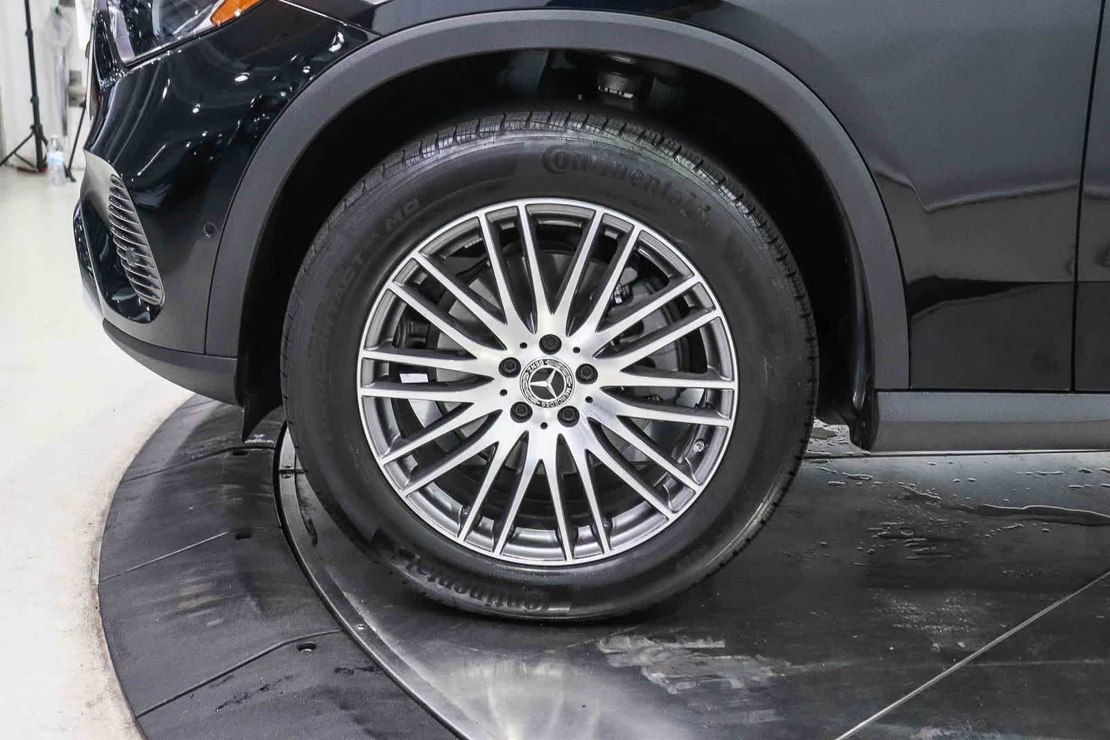 Used 2026 Black Mercedes-Benz GLC 300 image 9