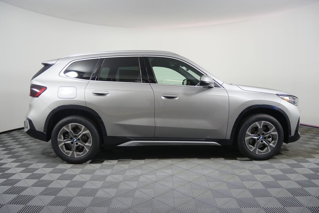 New 2026 Space Silver Metallic BMW xDrive28i image 2