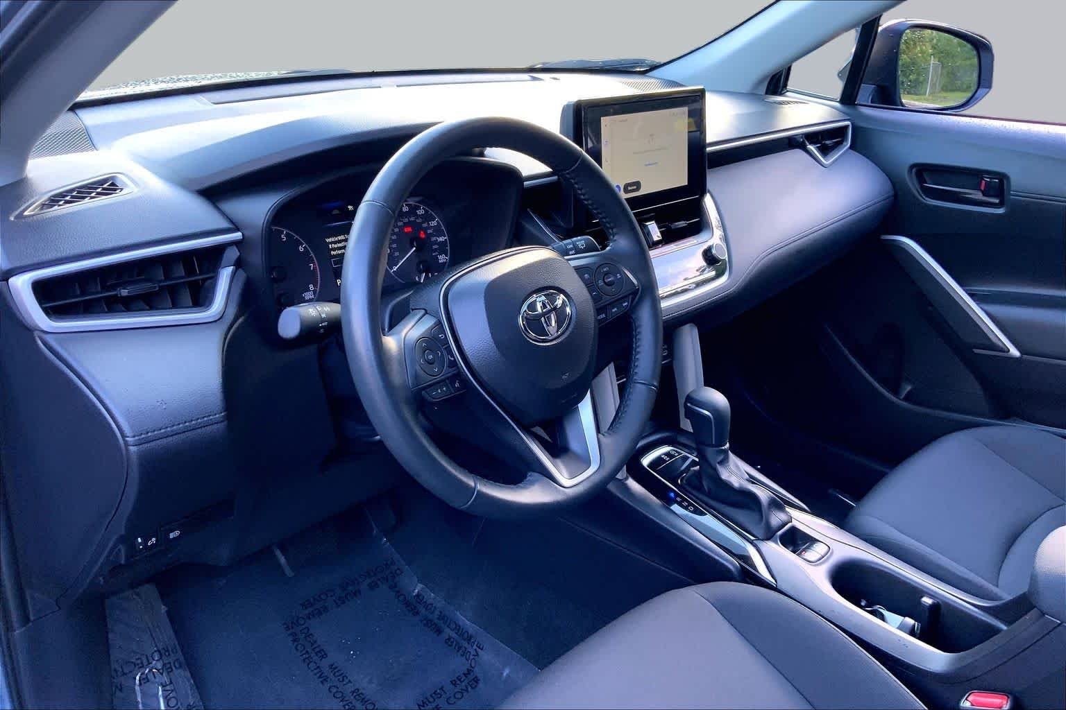Used 2025 Celestite Toyota LE image 18
