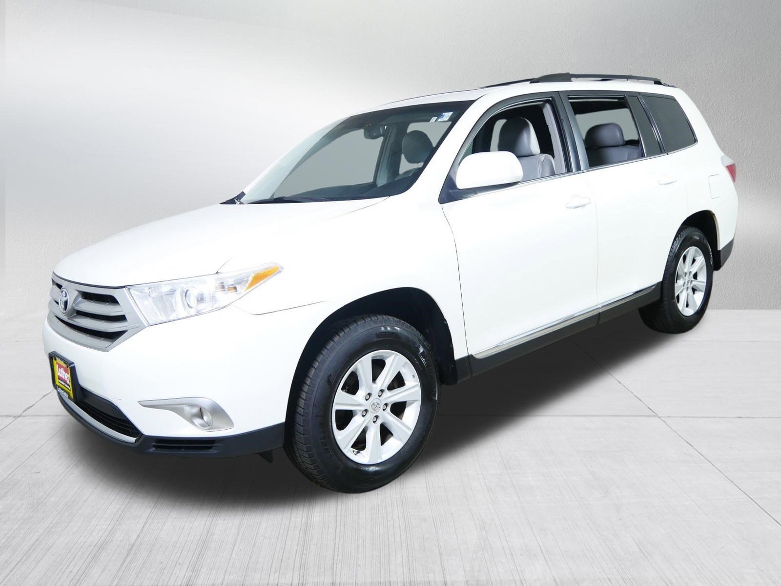 Used 2012 Blizzard Pearl Toyota SE image 3