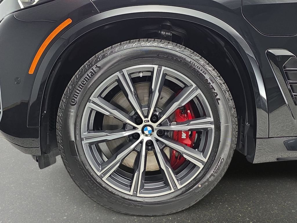 New 2026 Black Sapphire Metallic BMW xDrive50e image 32