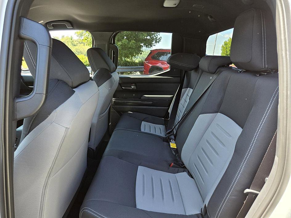 2025 Toyota Tacoma TRD Off Road - Photo 13