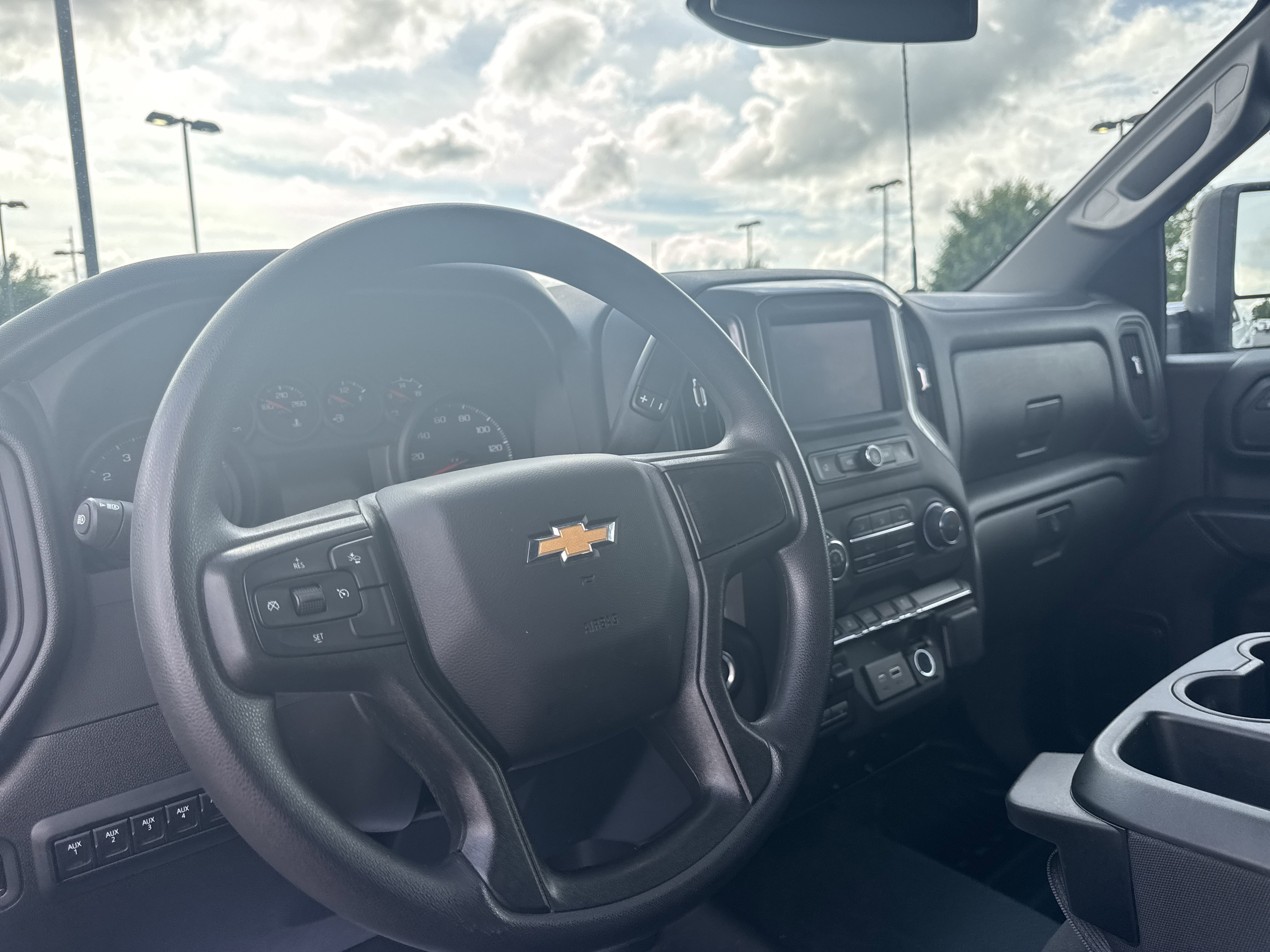 Used 2025 Summit White Chevrolet WT image 17
