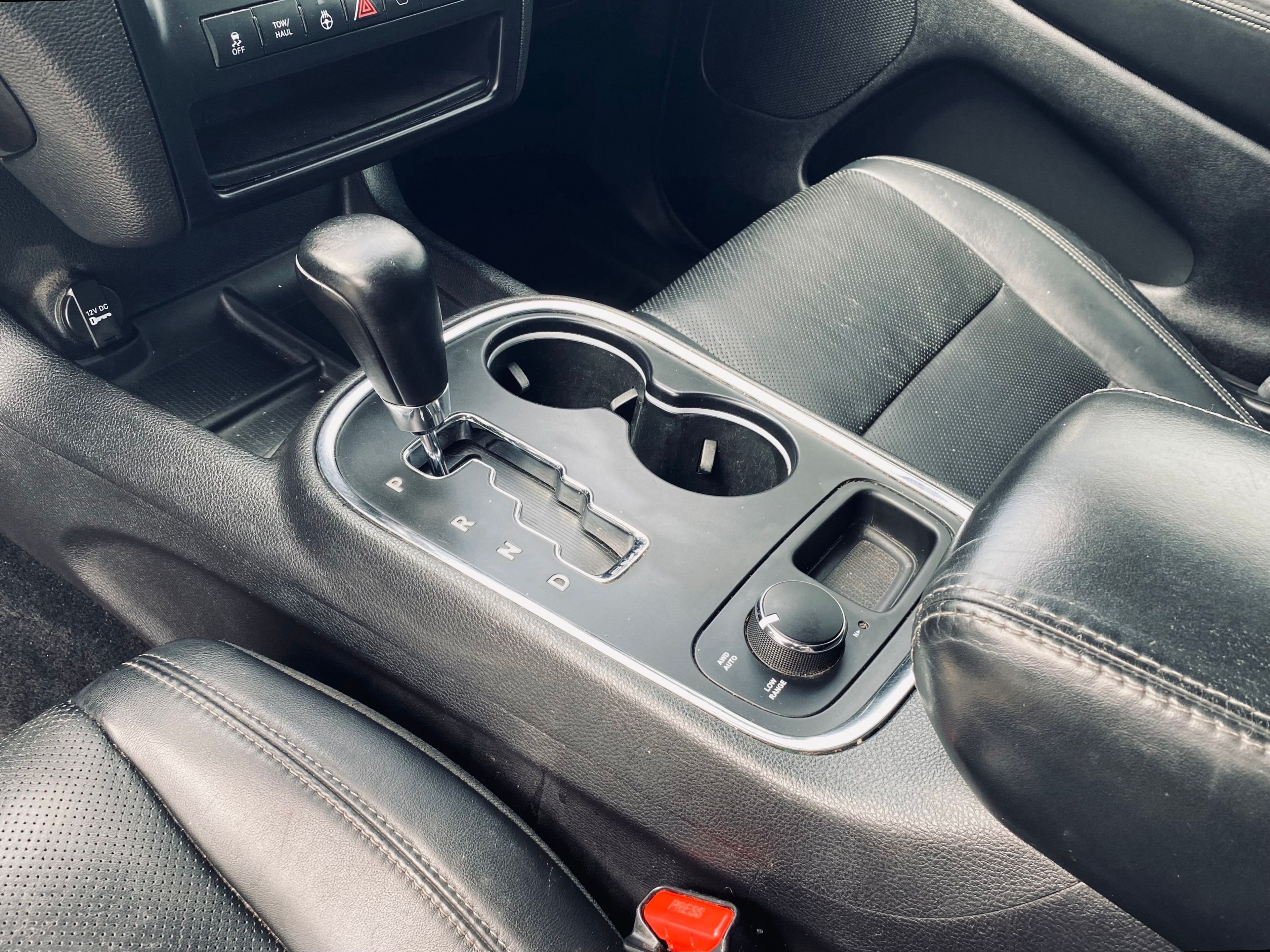 Used 2012 White Dodge Citadel image 24