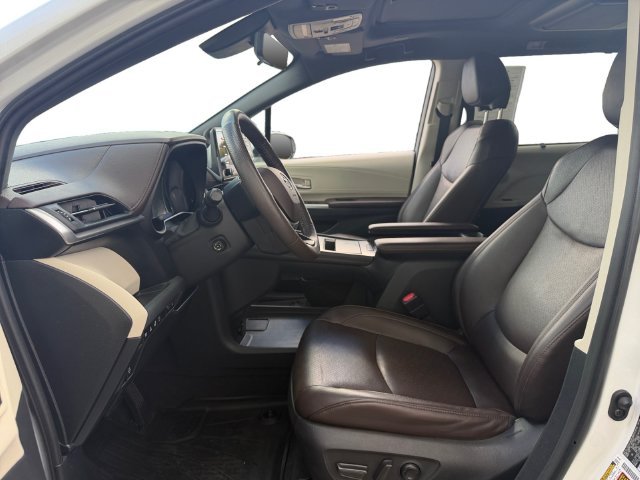 Used 2022 Beige Toyota Platinum image 8