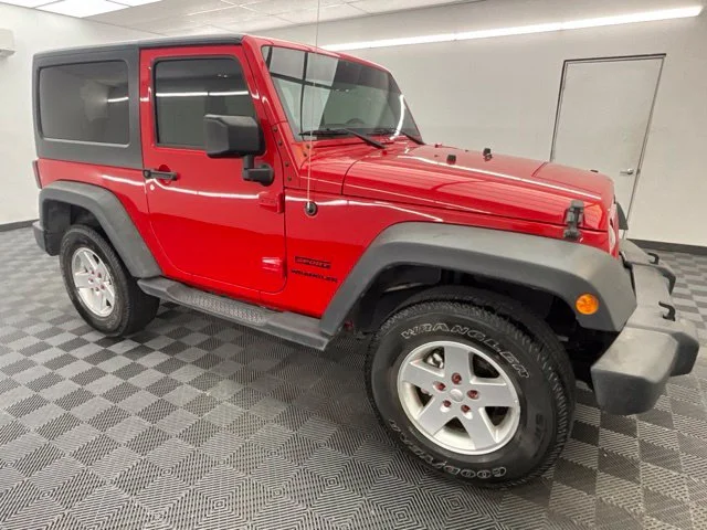 Used 2014 Red Jeep Sport image 3