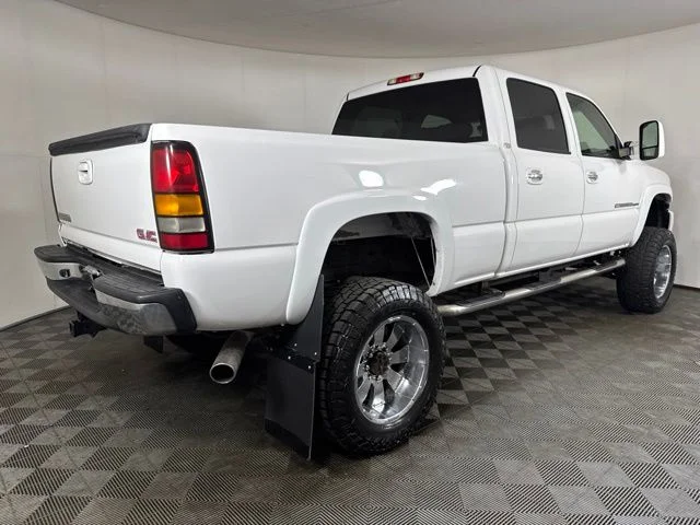 Used 2006 Olympic White GMC SLE2 image 3