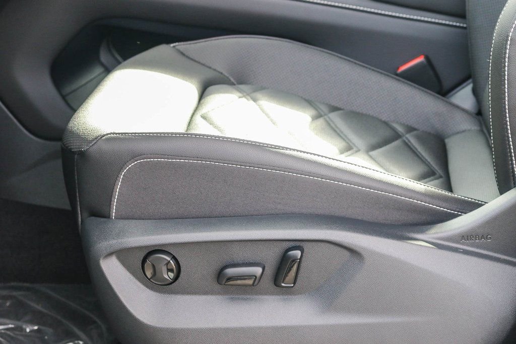 2026 Volkswagen Atlas SE w/Tech - Photo 23
