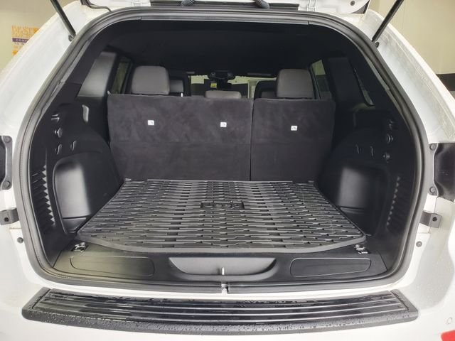 Used 2022 White Jeep Laredo E image 8