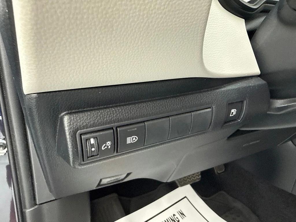 Used 2023  Toyota LE image 23