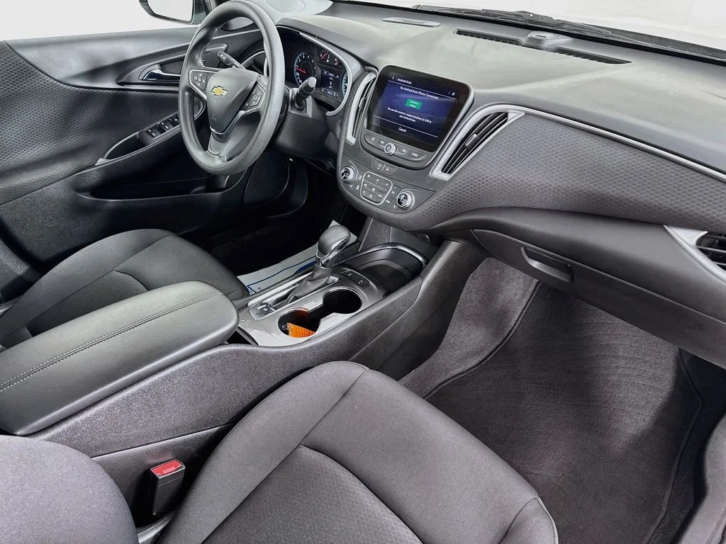Used 2025 Gray Chevrolet LT image 35