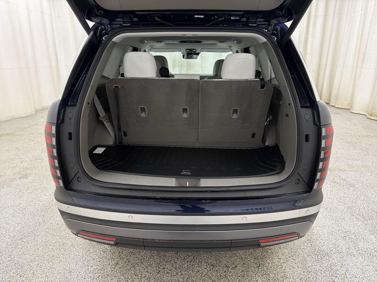 New 2027 Pacific Sapphire Pearl Hyundai SEL Premium AWD image 17
