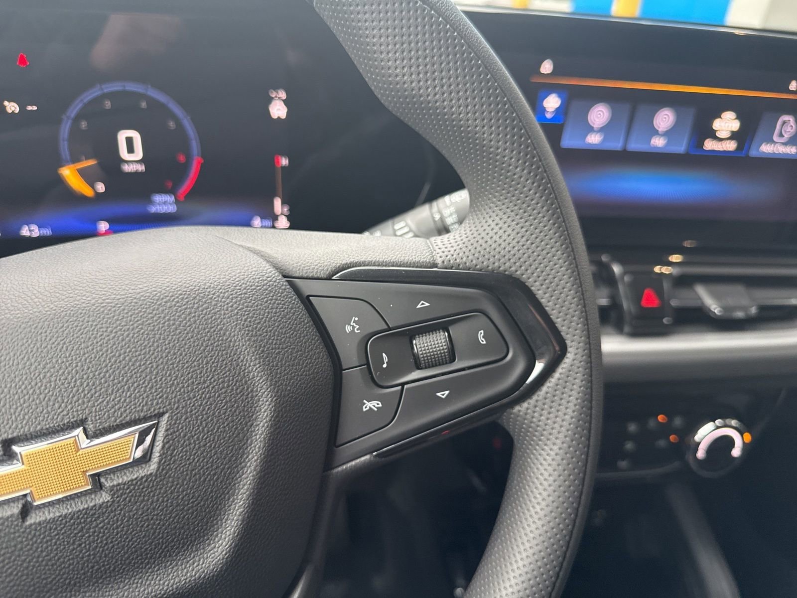 New 2026 Mosaic Black Metallic Chevrolet LT image 28