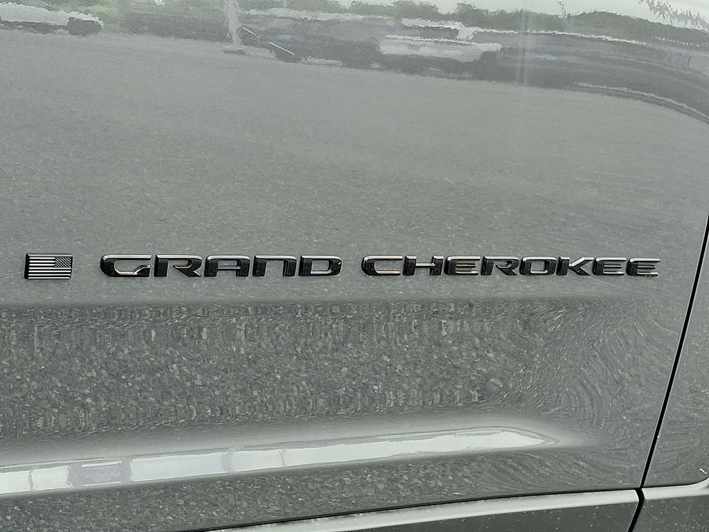 New 2026 Baltic Gray Metallic Clearcoat Jeep Limited image 20