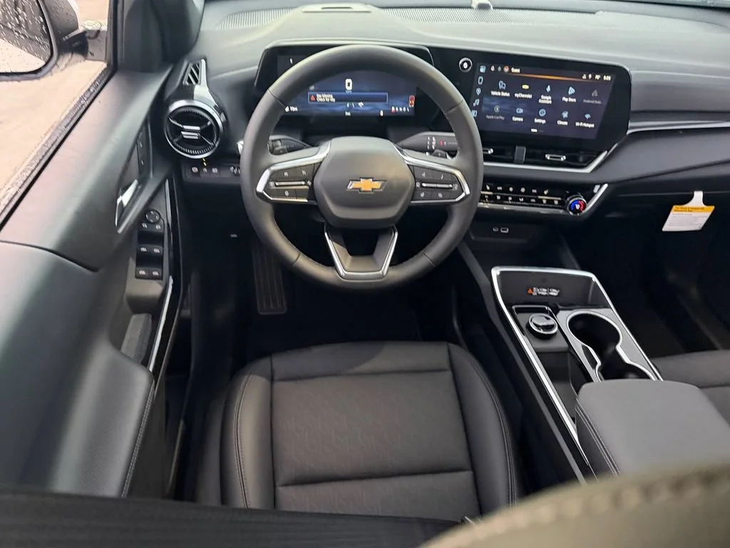 New 2027 Summit White Chevrolet LT image 10