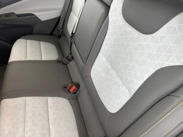 Used 2023 White Chevrolet Premier image 24