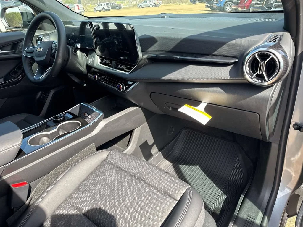 2026 Chevrolet Equinox LT - Photo 22