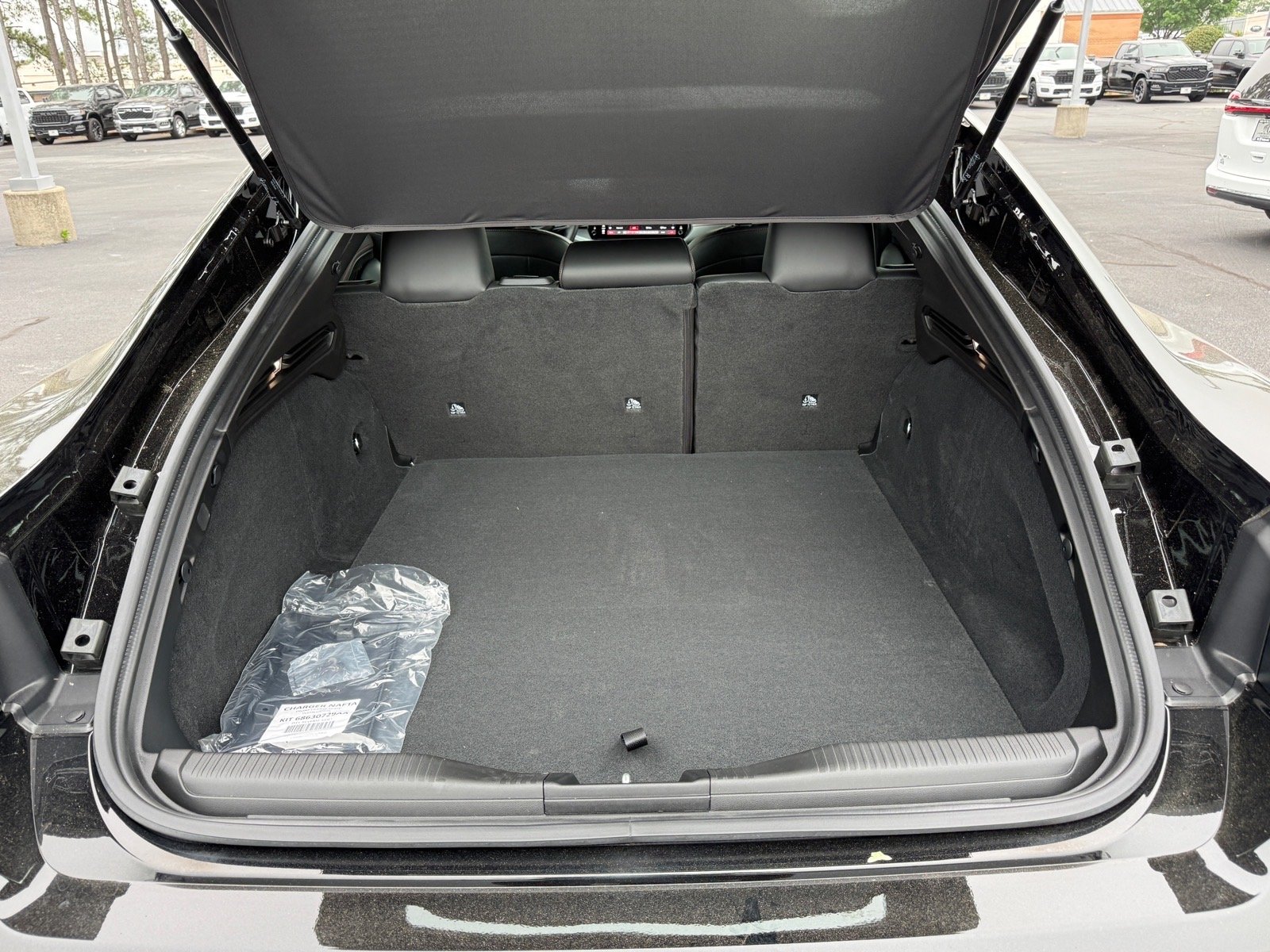 New 2026 Diamond Black Crystal Pearlcoat Dodge R/T 4 Door AWD image 4