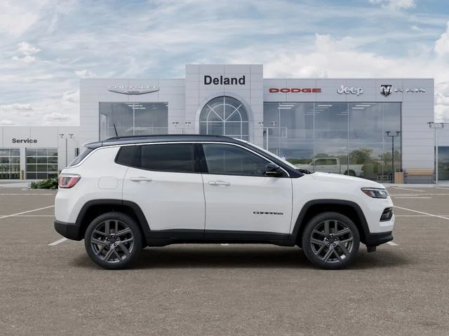 New 2026 Bright White Clear-Coat Exterior Paint Jeep Limited image 24
