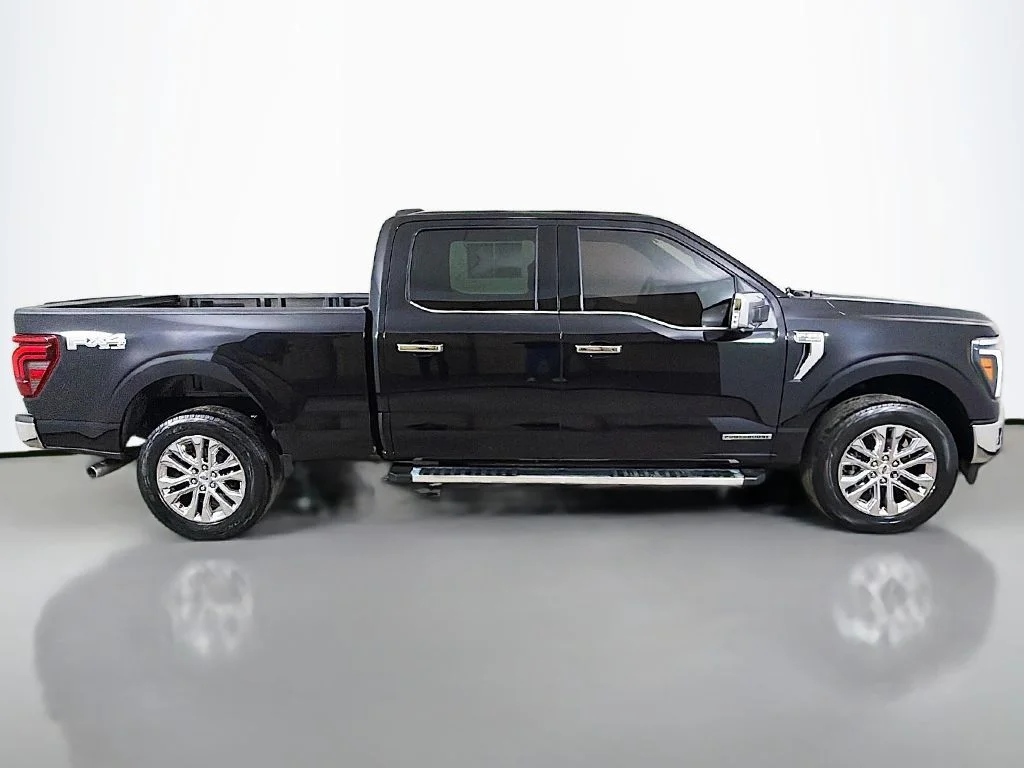 Used 2024 Agate Black Metallic Ford Lariat image 17