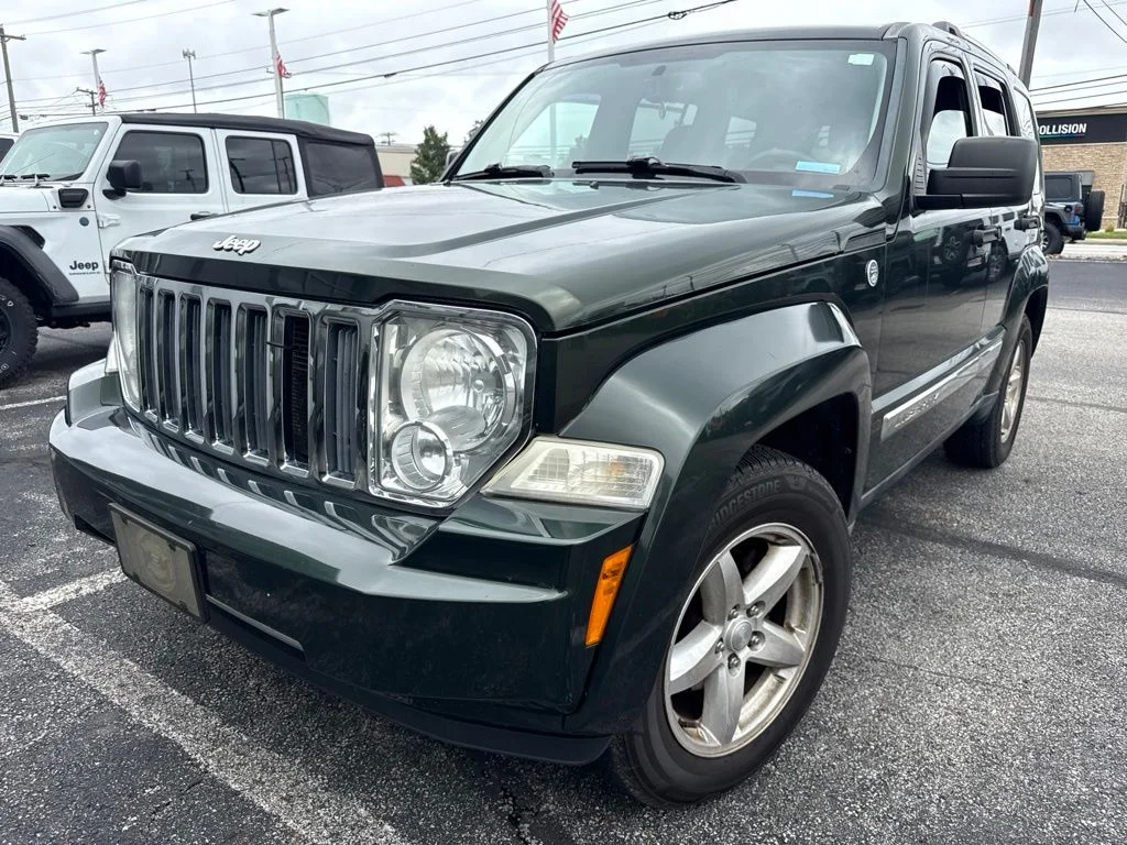 Used 2011 Green Jeep Limited image 3