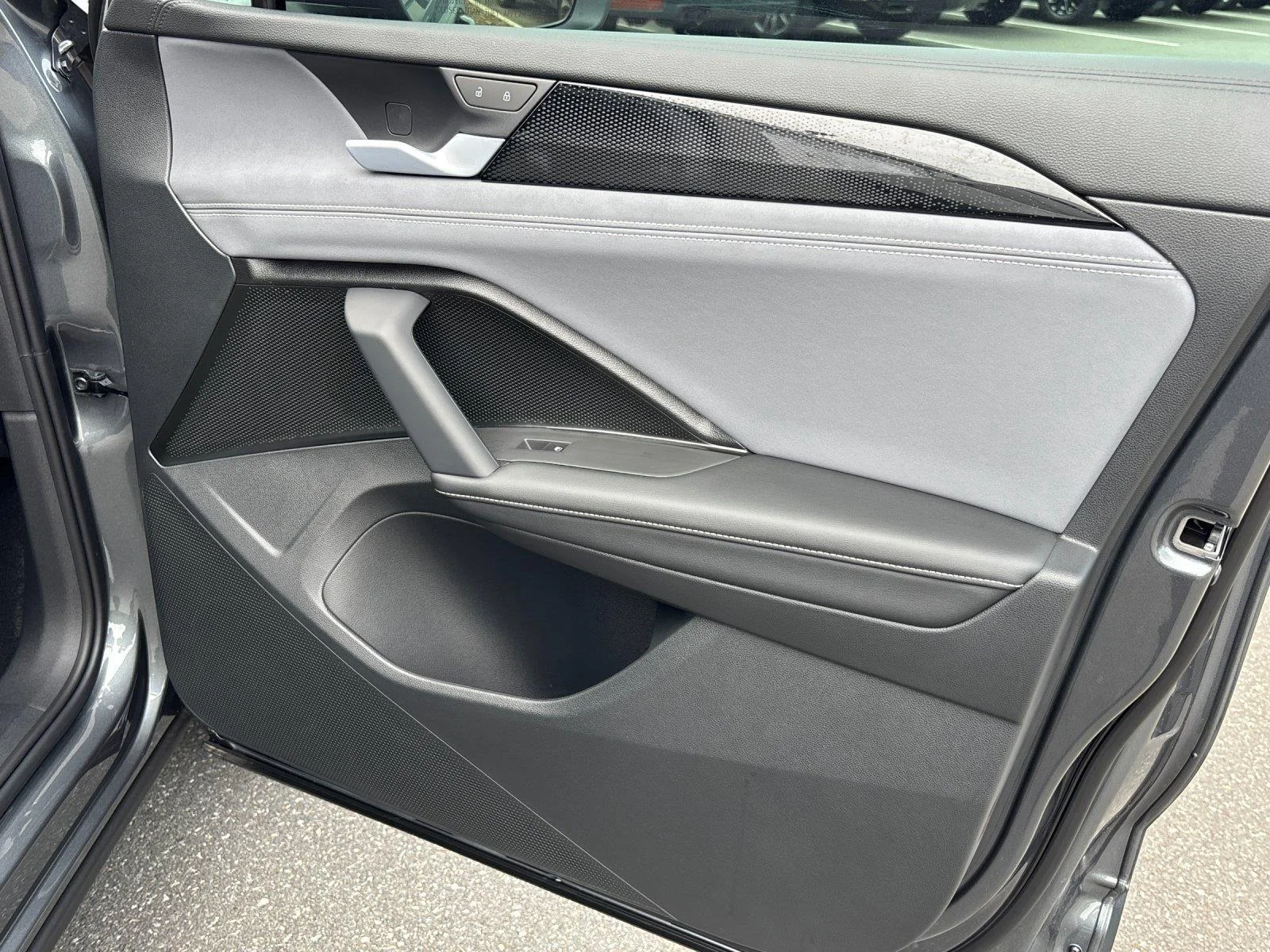 New 2026 Platinum Gray Metallic Volkswagen SE R-Line Black image 37
