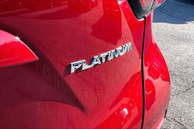 Used 2021 Red Nissan Platinum image 8