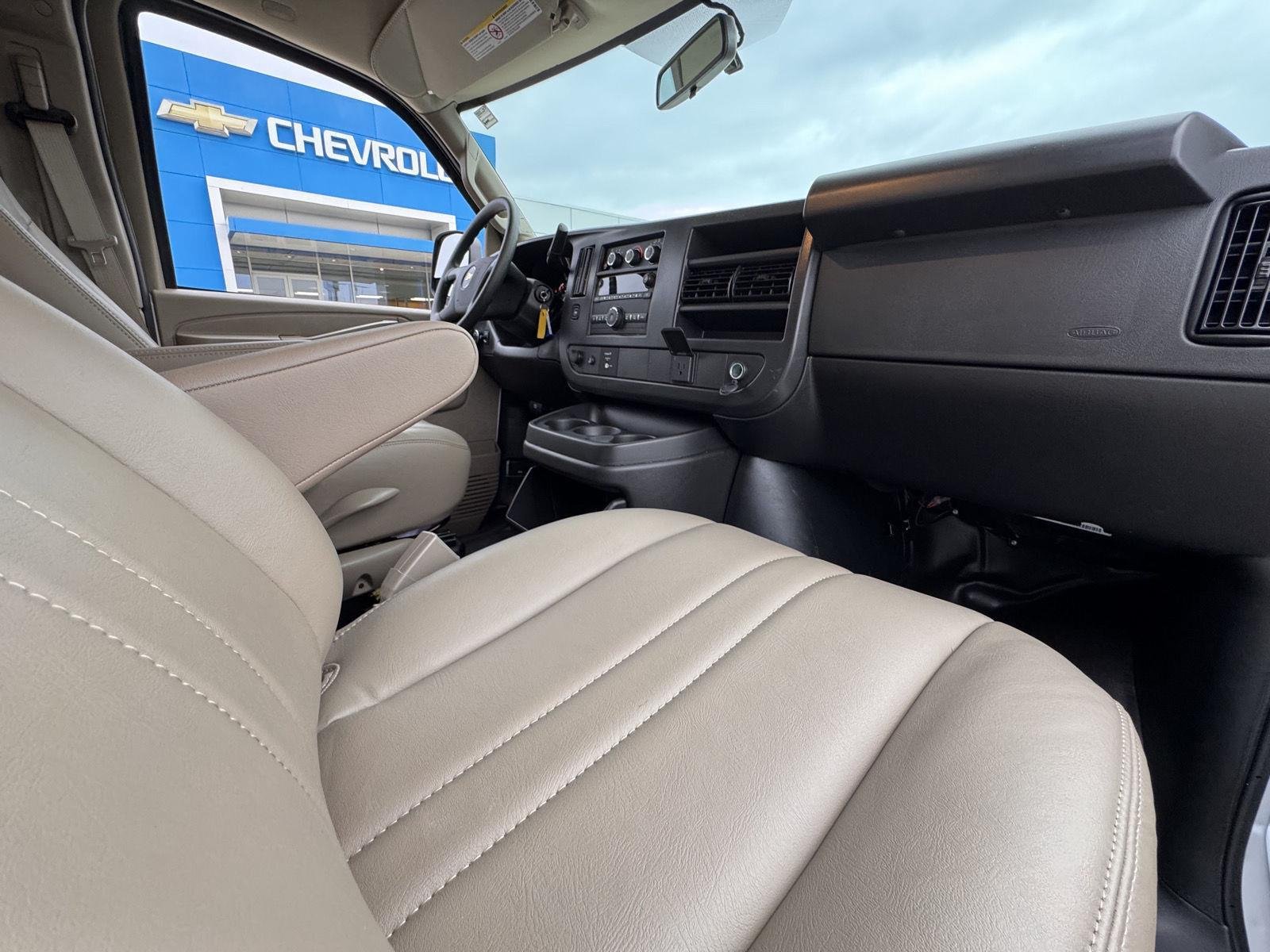 2026 Chevrolet Express Cargo Work Van - Photo 4