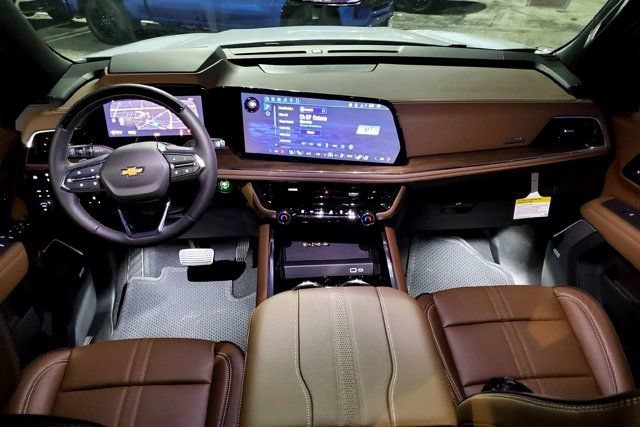 New 2026 Polar White Tricoat Chevrolet High Country image 16