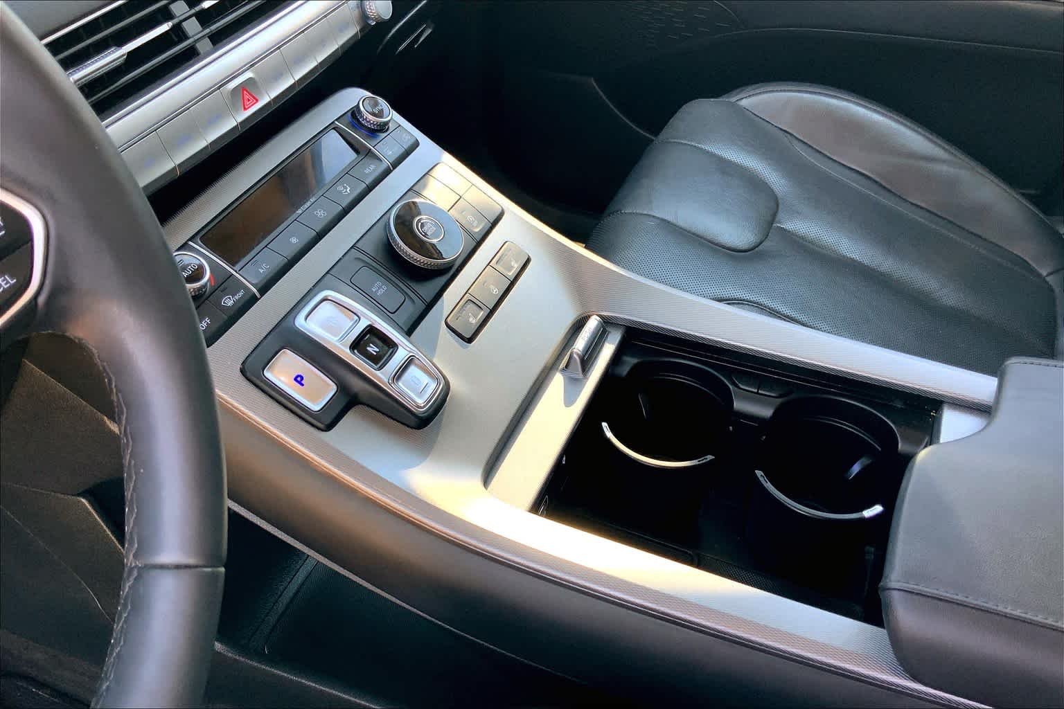 Used 2020 Lagoon Silver Hyundai SEL image 17