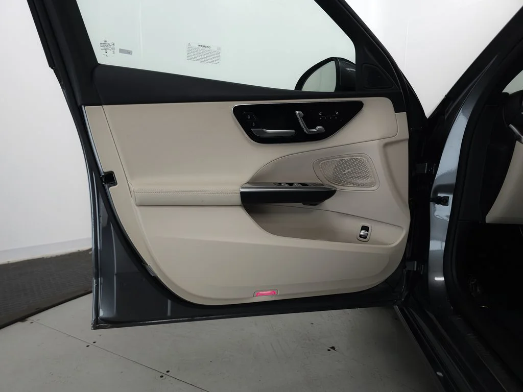 Certified Used 2026  Mercedes-Benz C 300 image 5