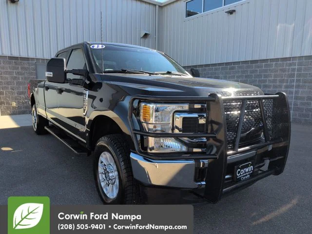 Used 2022 Black Metallic Ford  image 1
