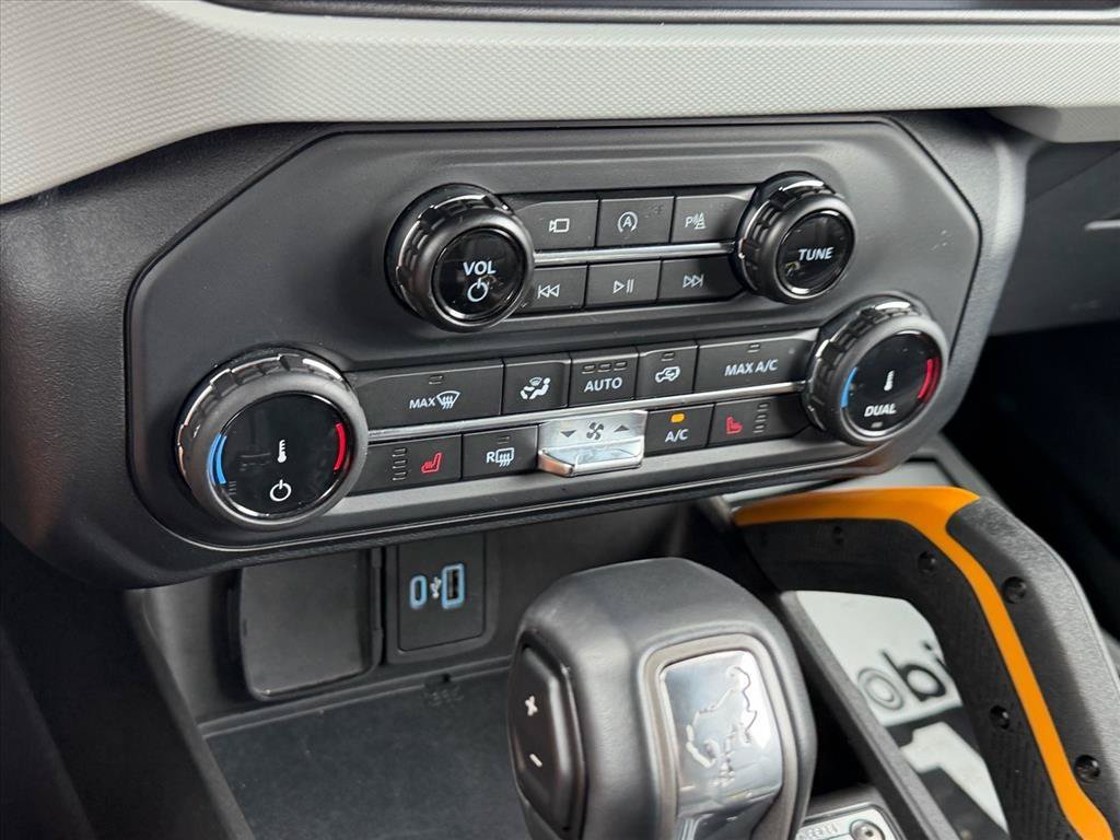 Used 2022 Green Ford Badlands image 24