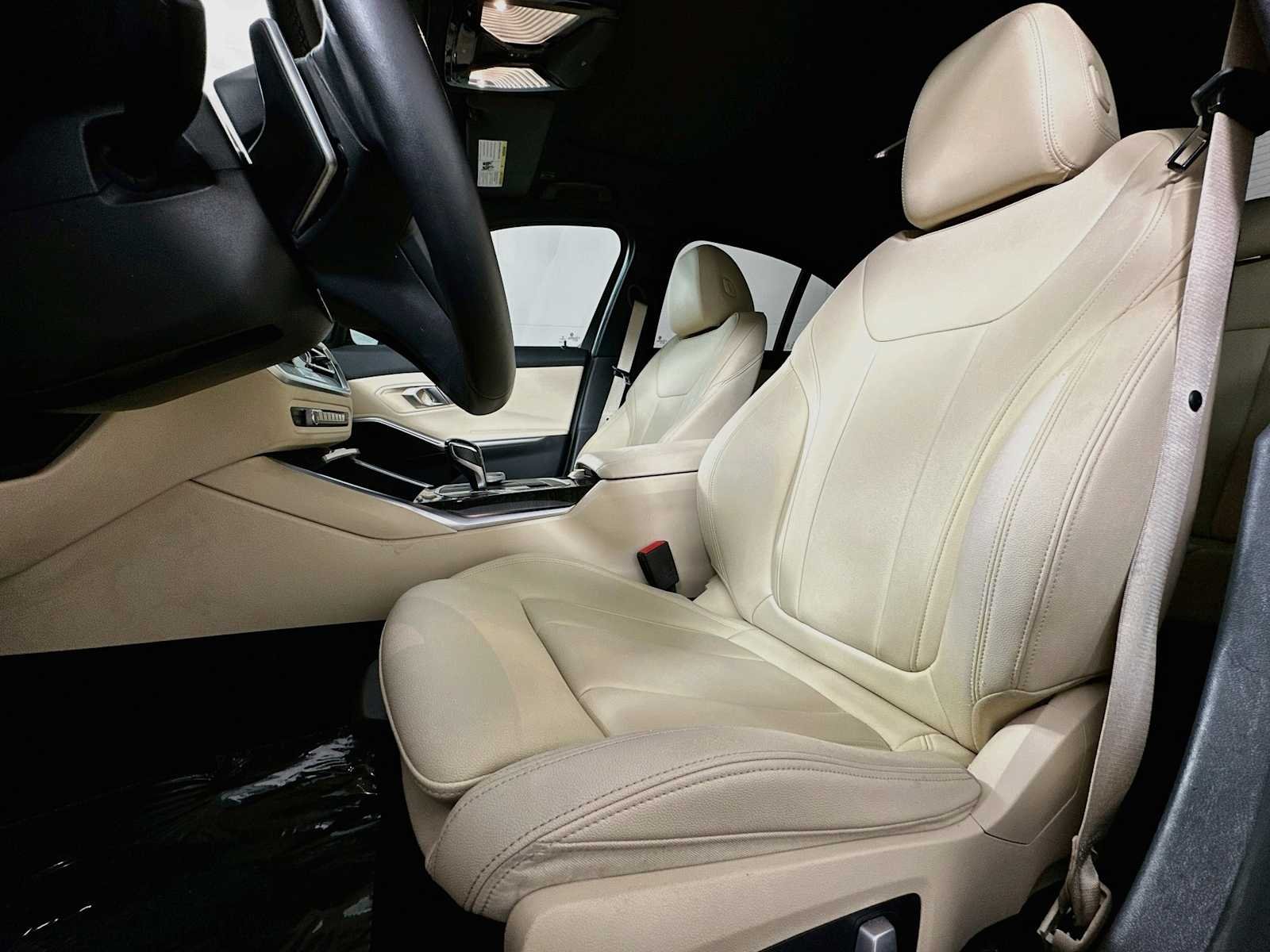 Used 2021 Black Sapphire Metallic BMW 330e image 19