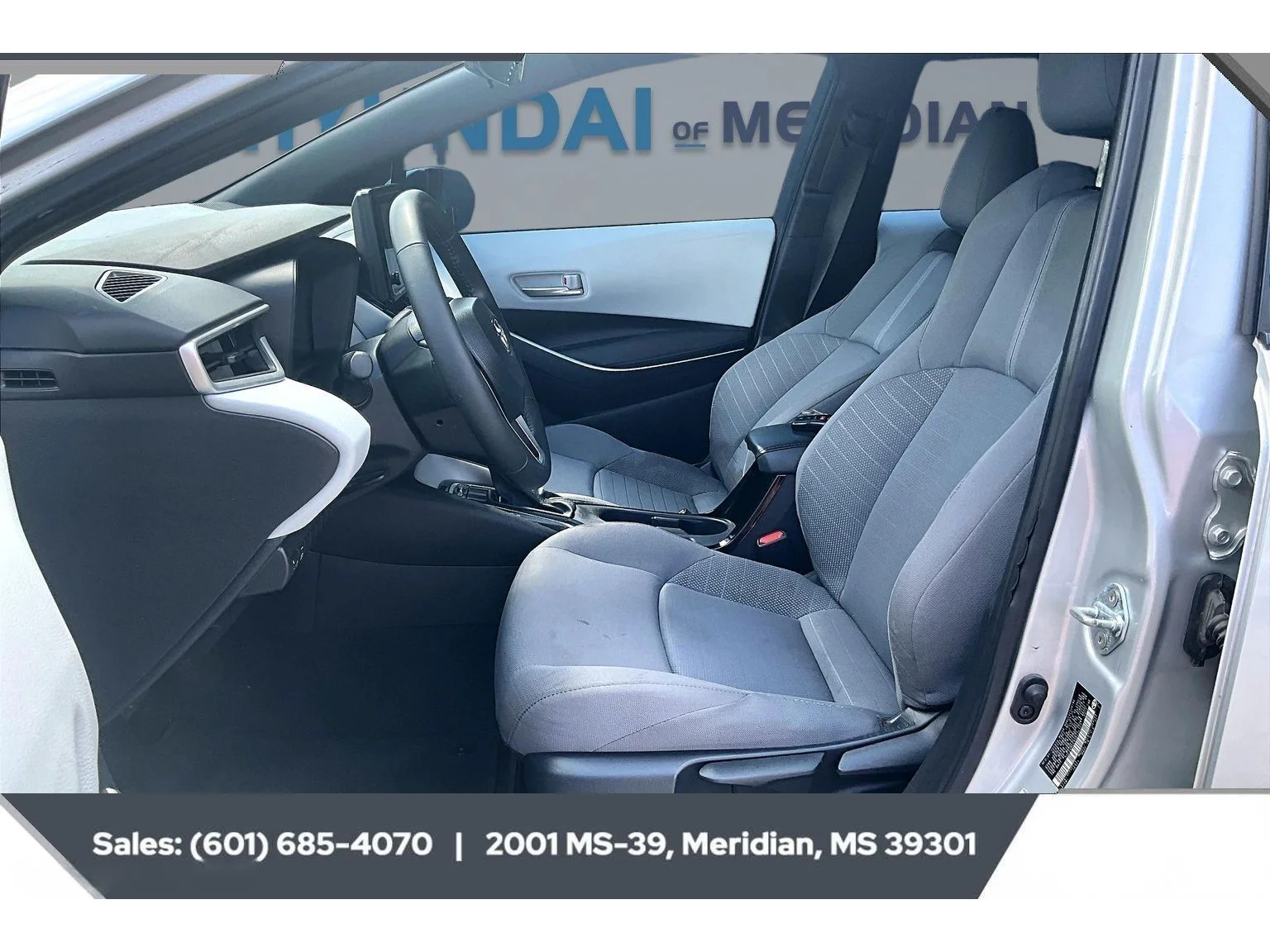 Used 2025 Classic Silver Metallic Toyota SE image 18