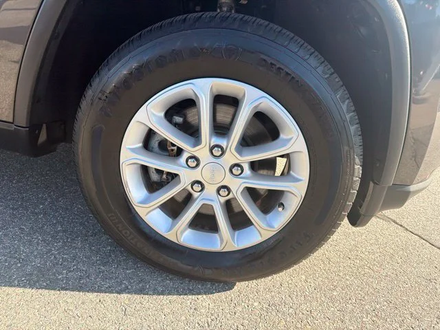 Used 2021 Gray Jeep Laredo E image 11